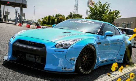 Бирюзовый красавец Nissan GT-R от тюнинг-ателье Libery Walk